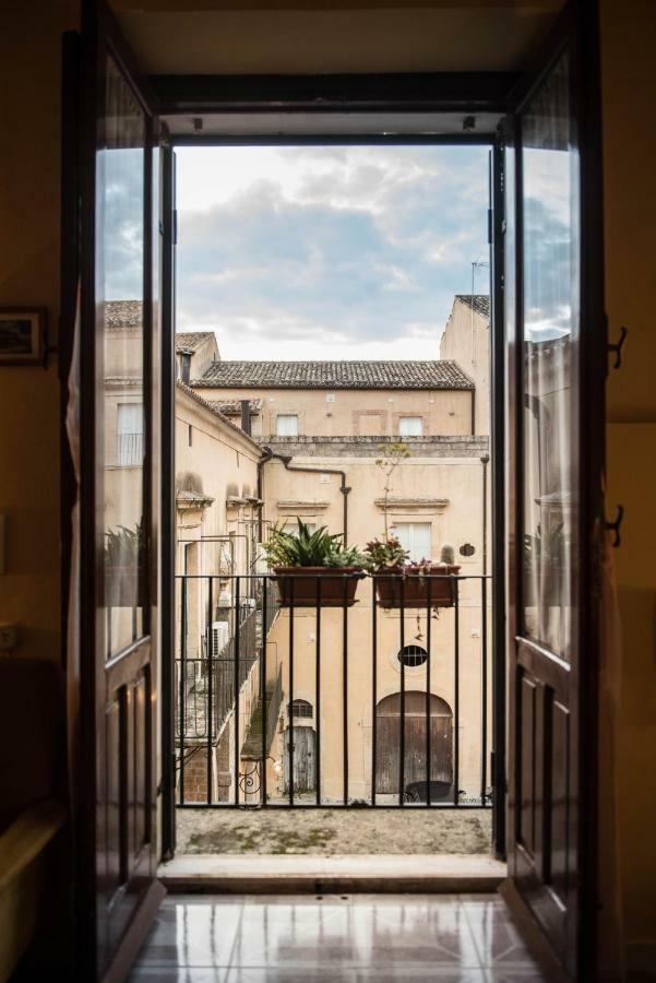 Casa Di Marco Palazzo Astuto Apartment Noto Bagian luar foto